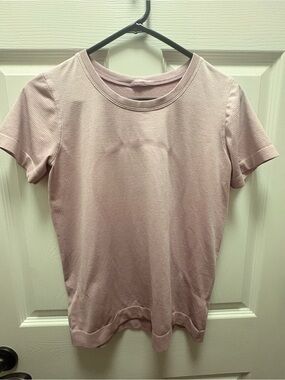 Women’s Lululemon Short Sleeve Top - Dusty Pink